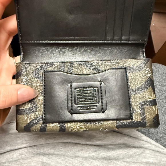 Coach x Keith Haring collab phone case - Picture 2 of 3